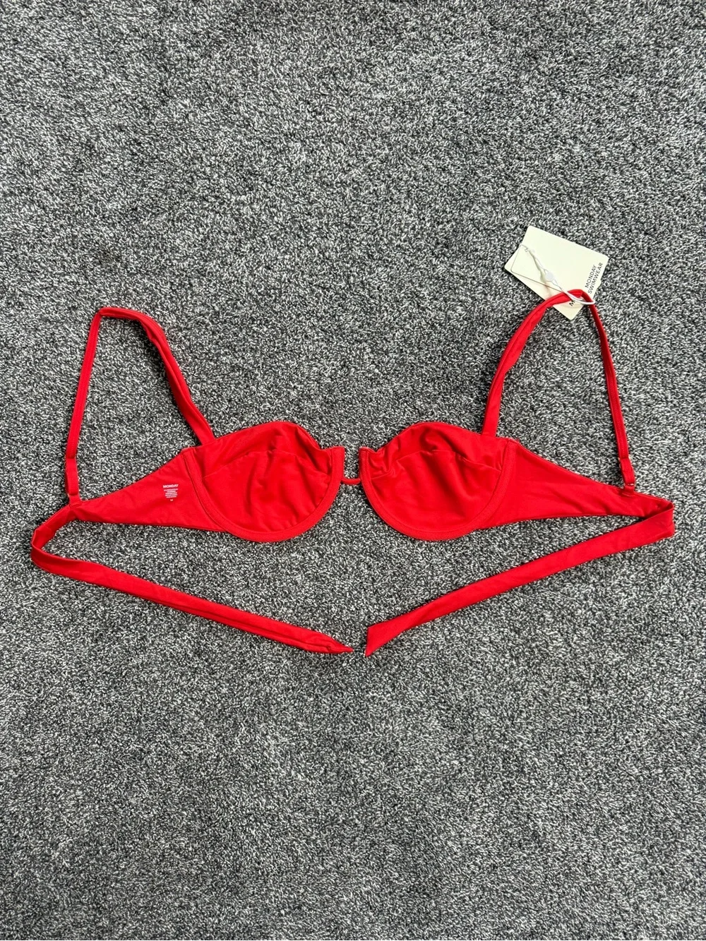 Monday Swimwear Cala Roja Bikini Top Chili Pepper Red size medium